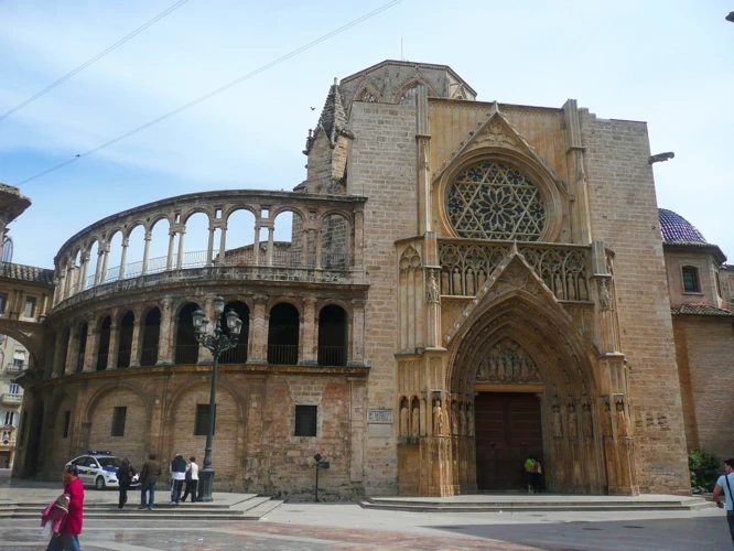 Pouvoir Symbolique Des Cathédrales